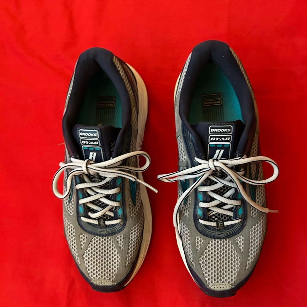 Brooks DYAD Athletic Shoes (10)
